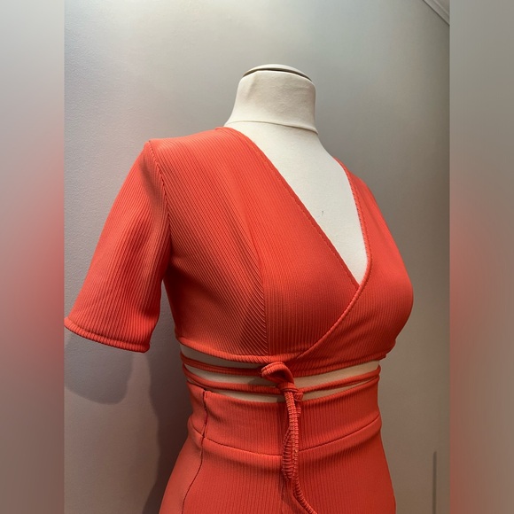 TIFFANYSLABEL ORANGE TIE UP TOP AND SKIRT SET W/ SIDE SLIT ON RIGHT SIDE - Picture 5 of 8